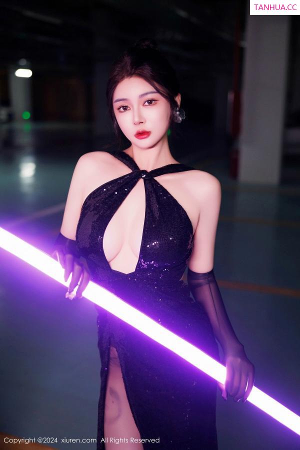 凯竹Vision 萌尤星凯竹 [XiuRen]高清写真图 2024.11.27 No.9512 凯竹Quinn 黑丝美臀第22张图片